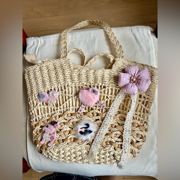 Woven Tote Bag with Flower Charm - Picture 9 of 9